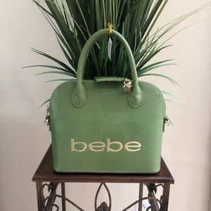 ⭐️Price Drop⭐️Bebe brand new unique green satchel